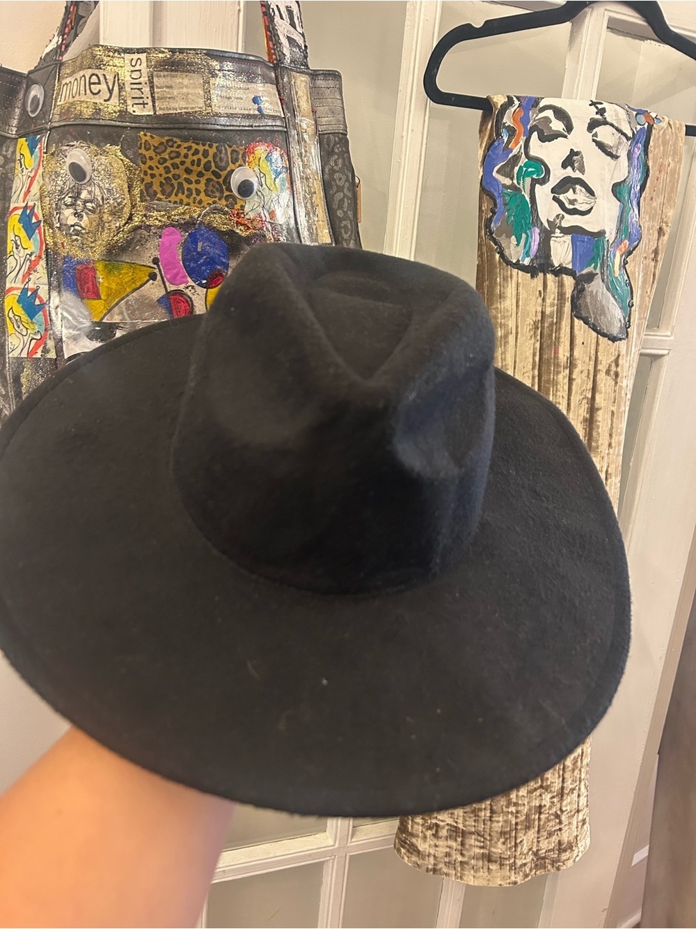 Black Felt Wide-Brim Fedora Hat - Classic Men's Accessory